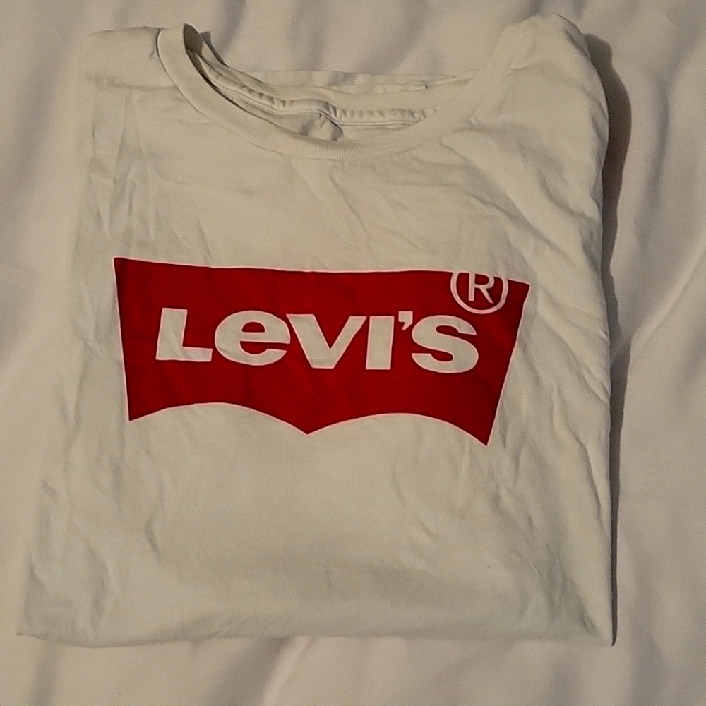 White Levi's top